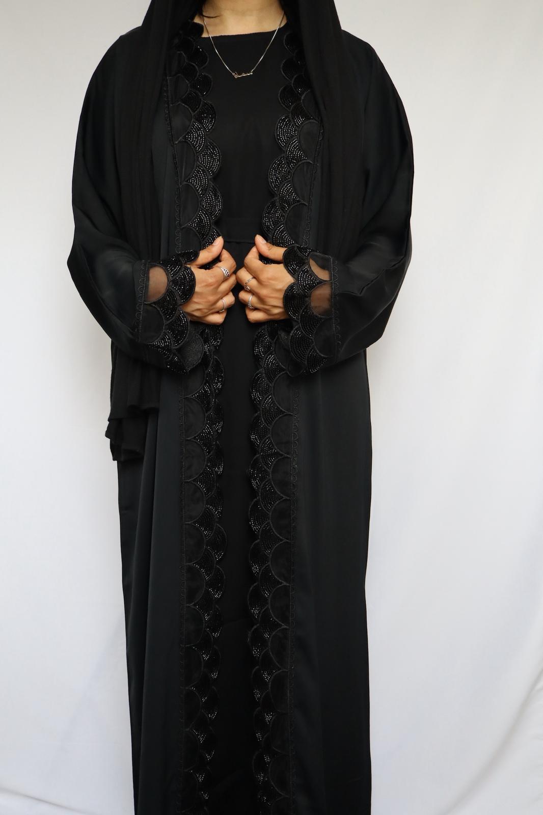 Scallop abaya
