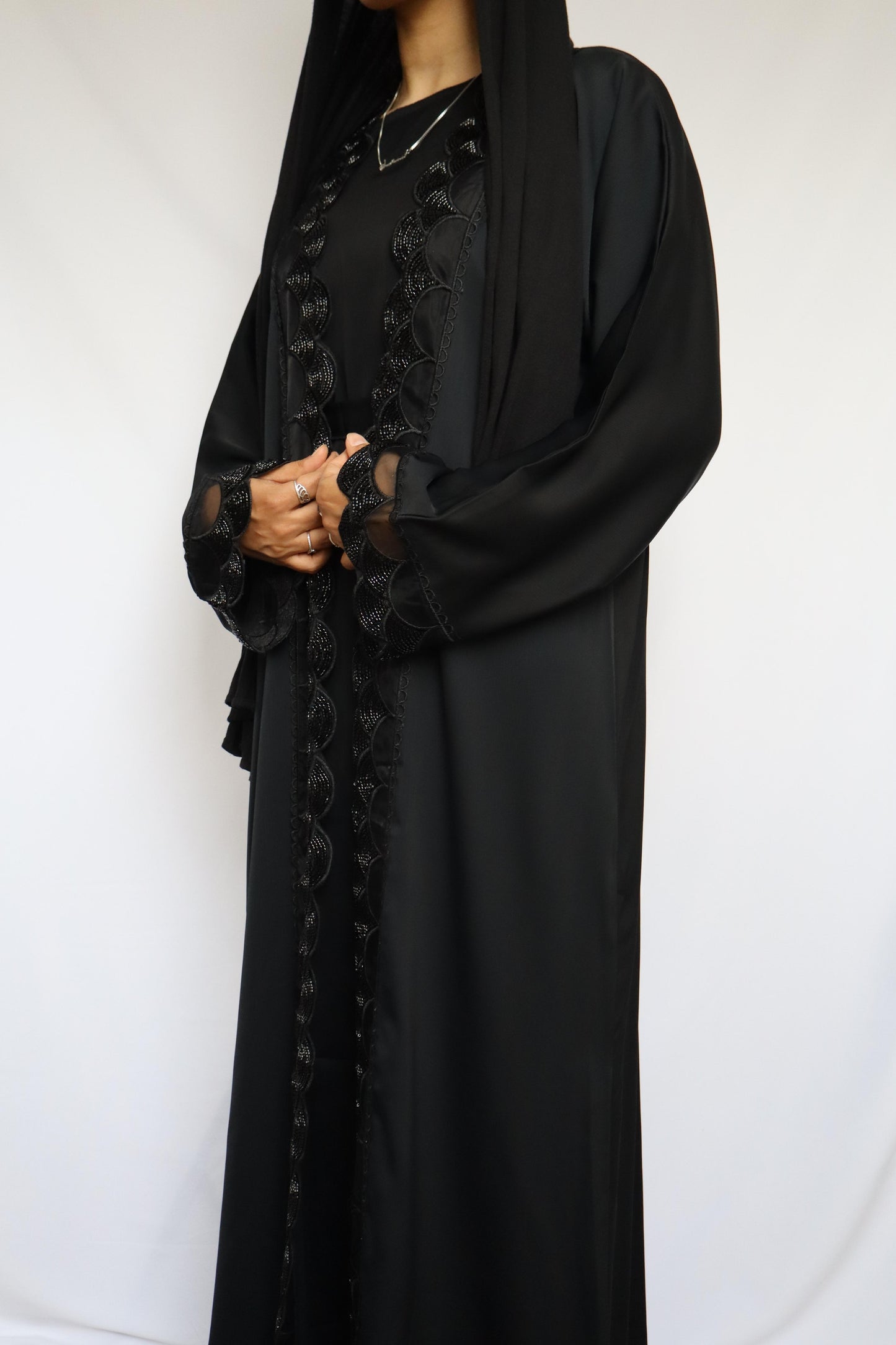 Scallop abaya