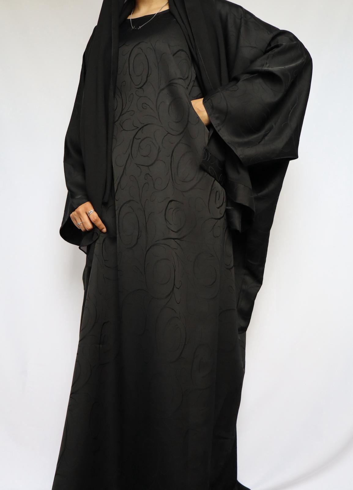 Swirl abaya